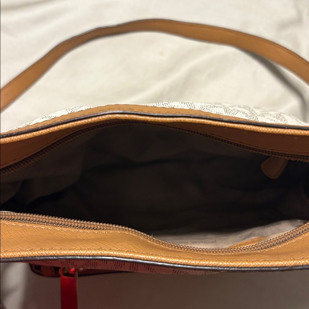 Michael Kors crossbody - Picture 4 of 5